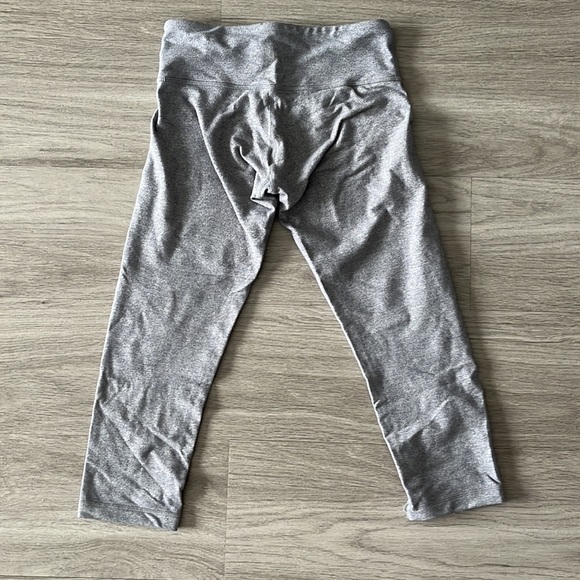 LULULEMON WUNDER UNDER CROPPED - Picture 2 of 4